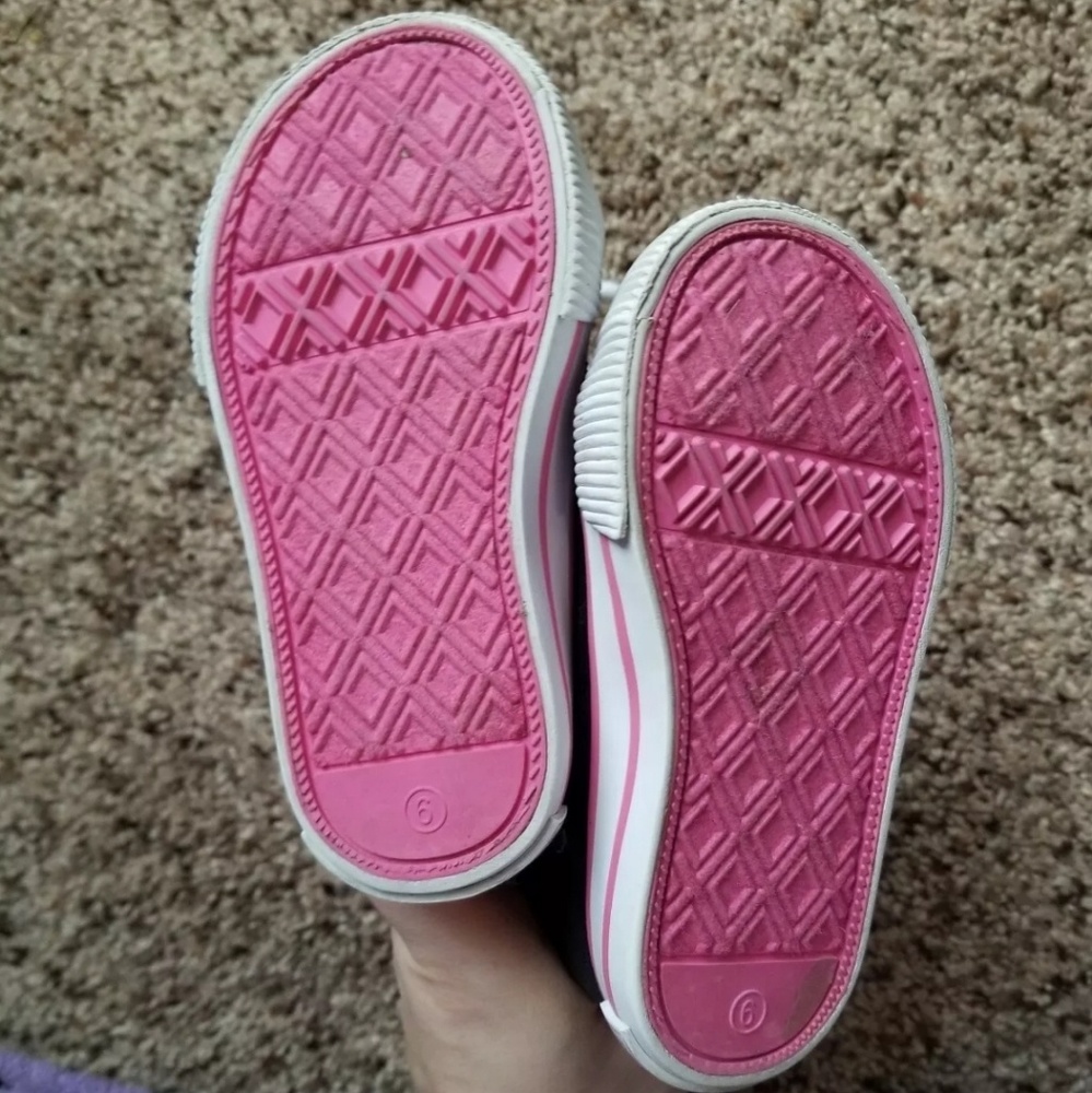 Size 6 toddler hello kitty glitter sneaker boots - Picture 5 of 6